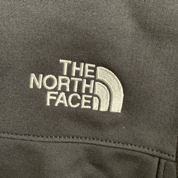 Men’s North Face Zip Front Vest - Picture 5 of 5